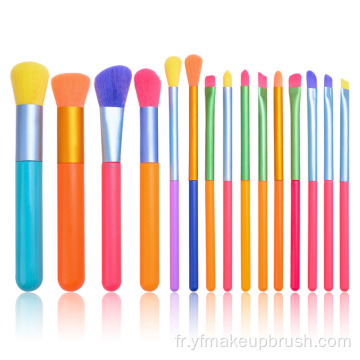 Nouveaux pinceaux de maquillage colorés Pas de brosse de maquillage logo